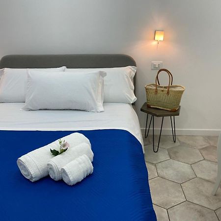 Отель Fior Dei Carmeliti Centre Тропея Экстерьер фото